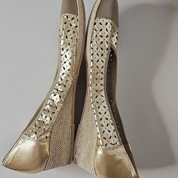 Sesto Meucci Gold and Tan Women's‎ Wedge  Flats 10 - Picture 5 of 12